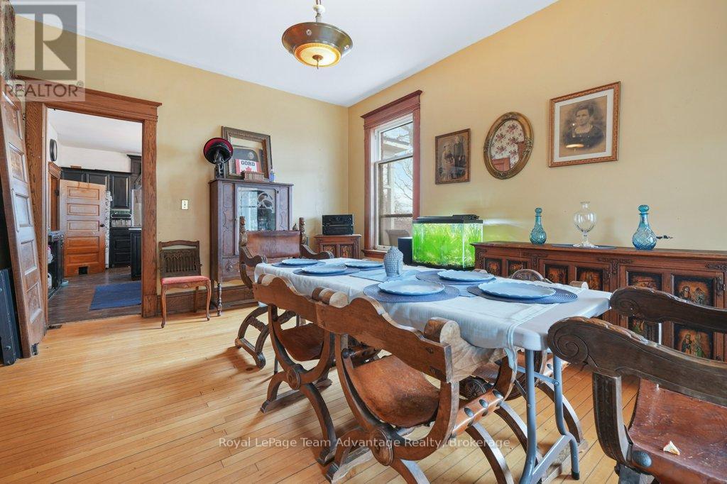 20 Belvedere Avenue, Parry Sound, Ontario  P2A 2A1 - Photo 19 - X12362134