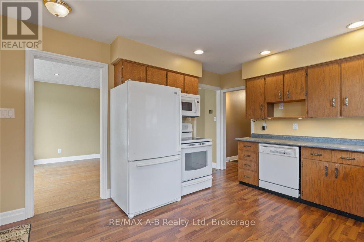77 Earl Street, Stratford, Ontario  N5A 6G4 - Photo 11 - X12362470