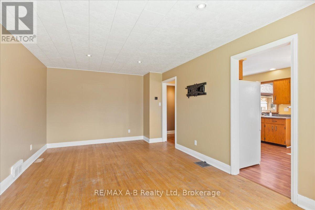 77 Earl Street, Stratford, Ontario  N5A 6G4 - Photo 16 - X12362470