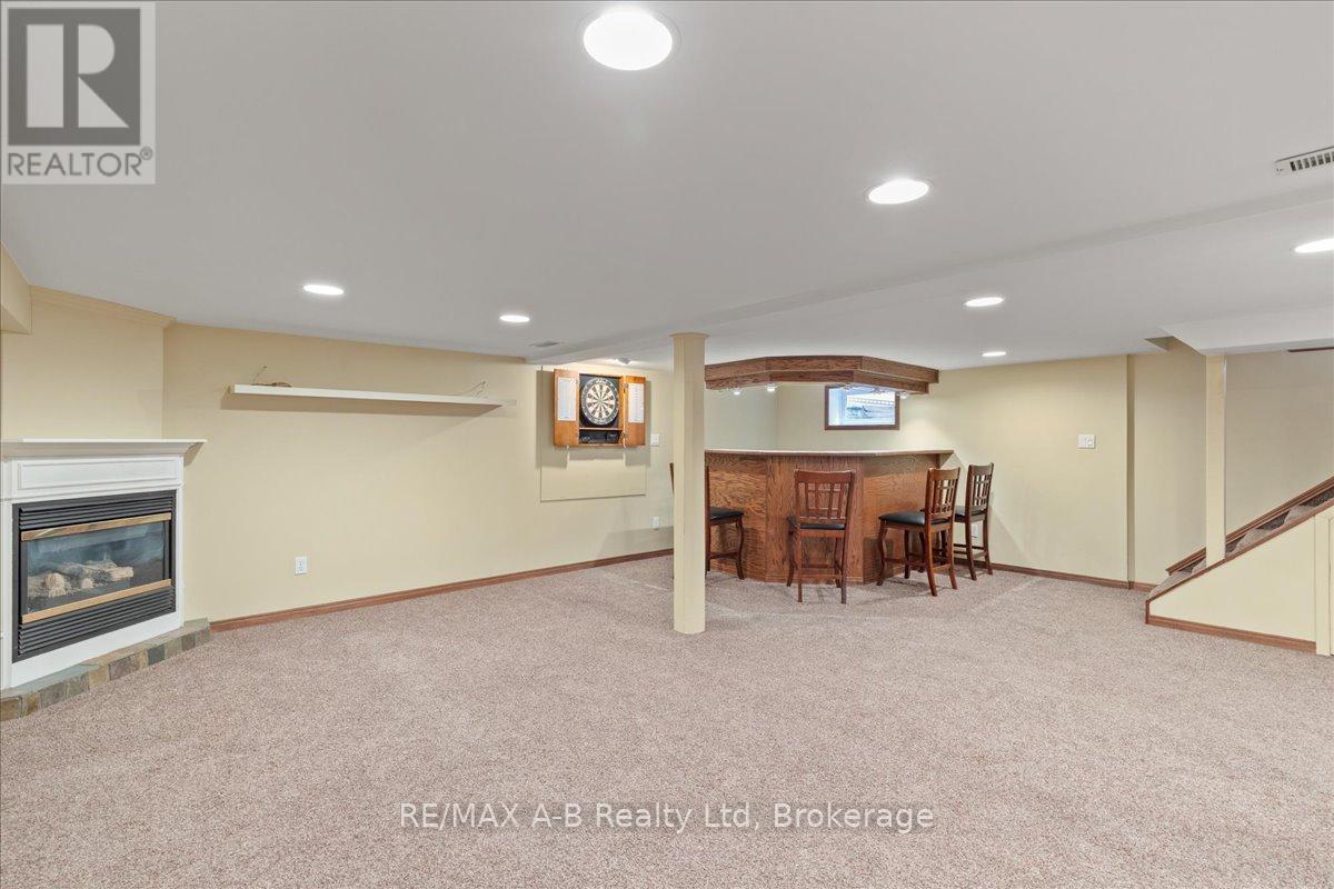 77 Earl Street, Stratford, Ontario  N5A 6G4 - Photo 30 - X12362470
