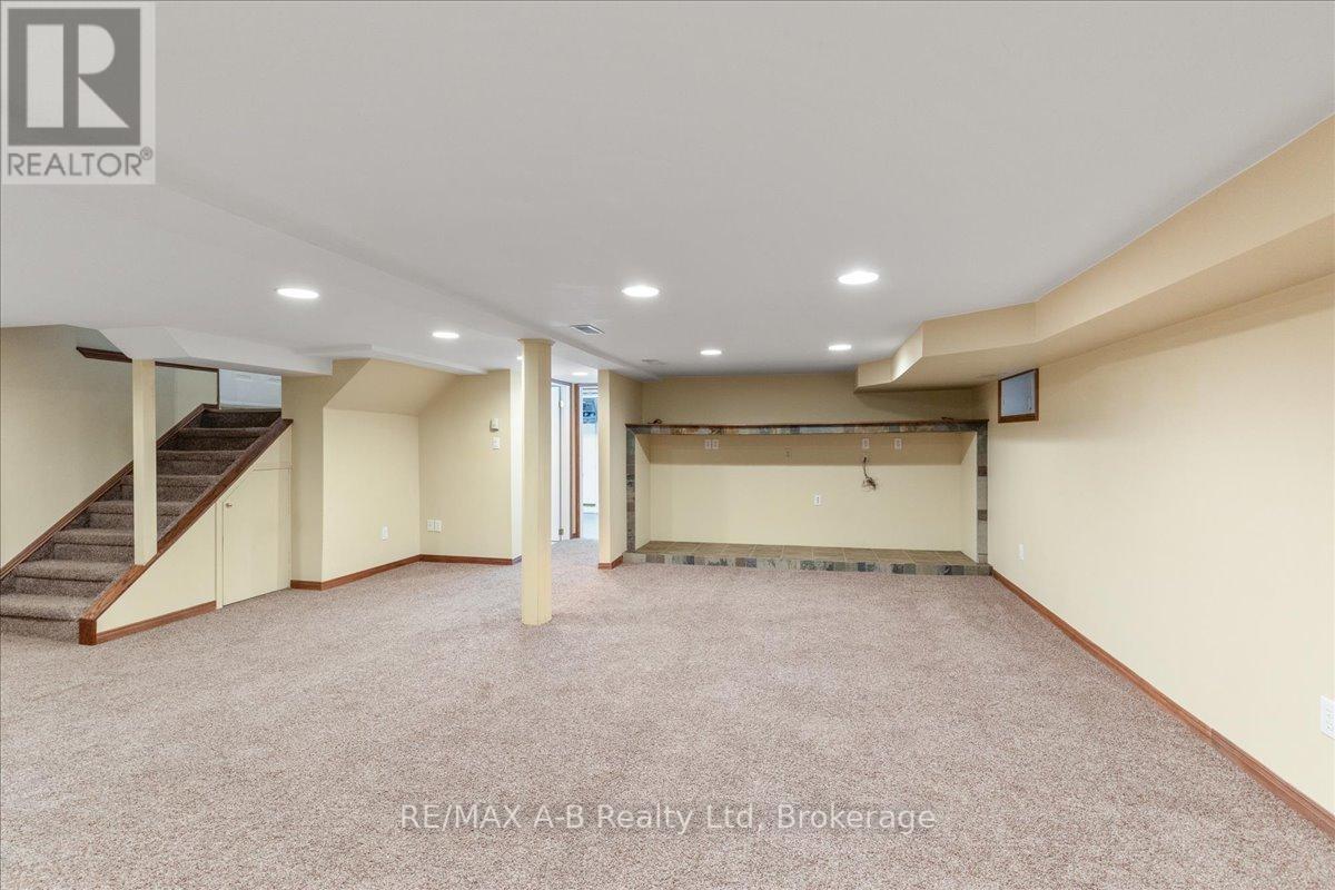 77 Earl Street, Stratford, Ontario  N5A 6G4 - Photo 32 - X12362470