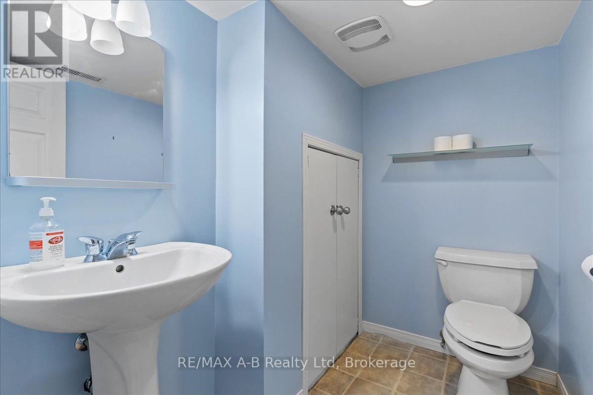 77 Earl Street, Stratford, Ontario  N5A 6G4 - Photo 37 - X12362470