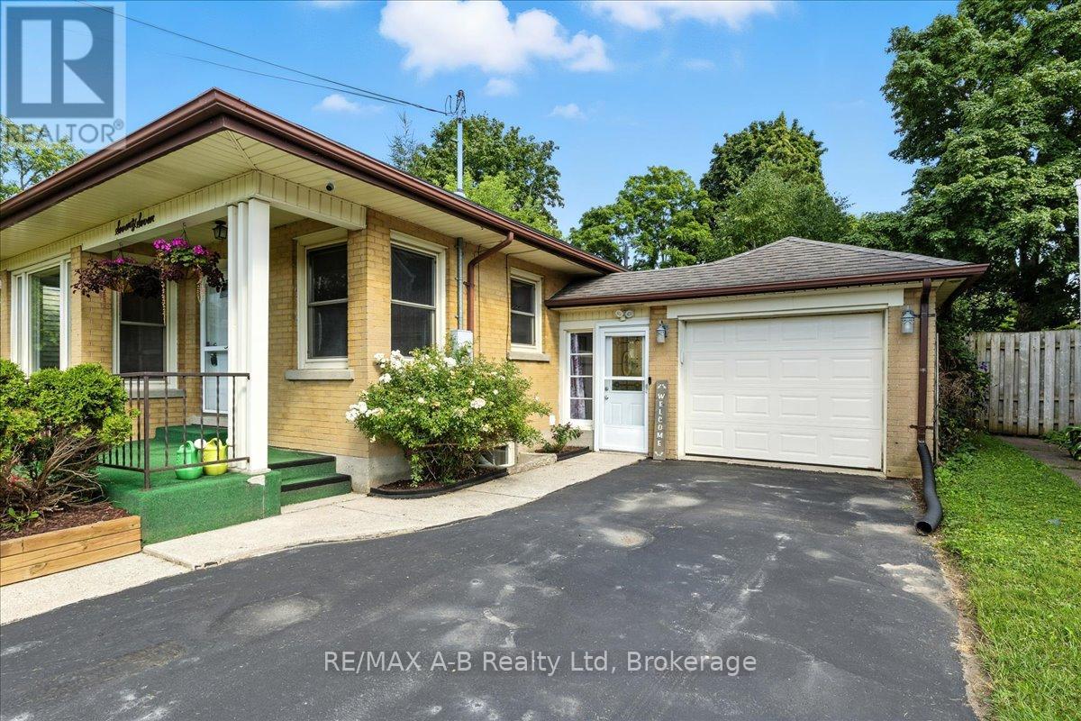 77 Earl Street, Stratford, Ontario  N5A 6G4 - Photo 4 - X12362470