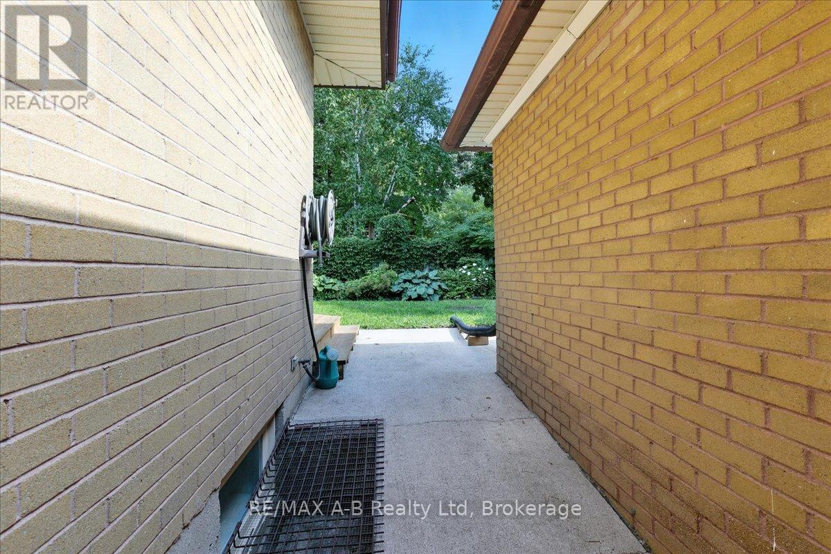 77 Earl Street, Stratford, Ontario  N5A 6G4 - Photo 41 - X12362470