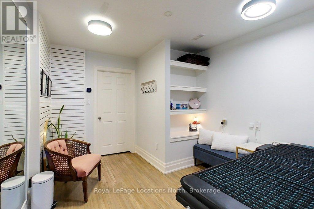 8 Sykes Street N, Meaford, Ontario  N4L 1V6 - Photo 11 - X12362812