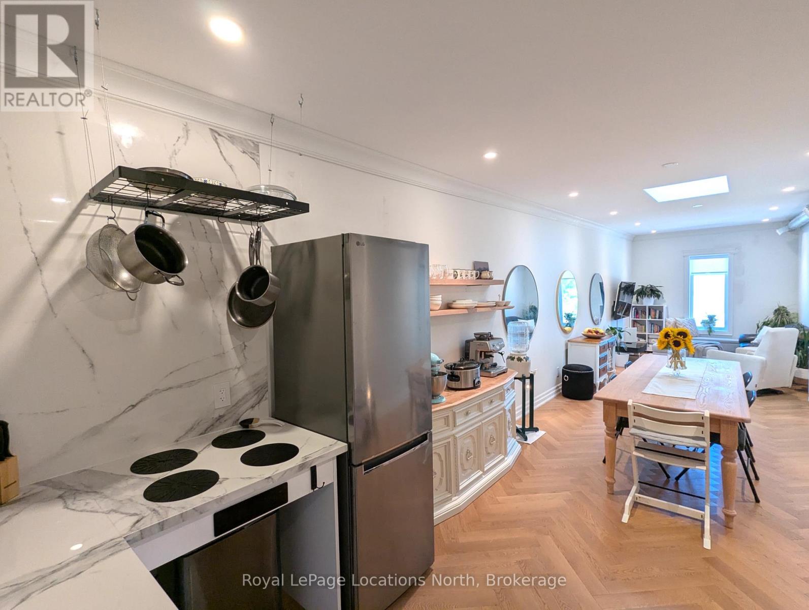 8 Sykes Street N, Meaford, Ontario  N4L 1V6 - Photo 3 - X12362812