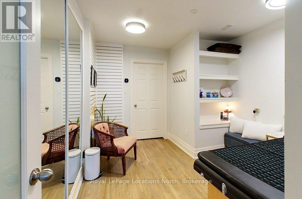 8 Sykes Street N, Meaford, Ontario  N4L 1V6 - Photo 9 - X12362812