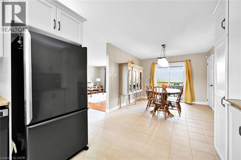 390 Mountain Road, Grimsby, Ontario  L3M 4E7 - Photo 12 - 40763160