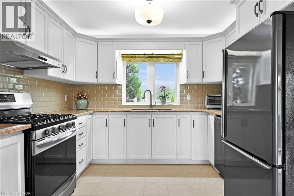 390 Mountain Road, Grimsby, Ontario  L3M 4E7 - Photo 15 - 40763160