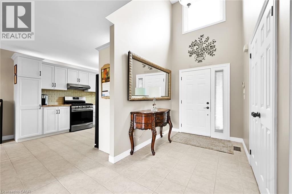 390 Mountain Road, Grimsby, Ontario  L3M 4E7 - Photo 4 - 40763160