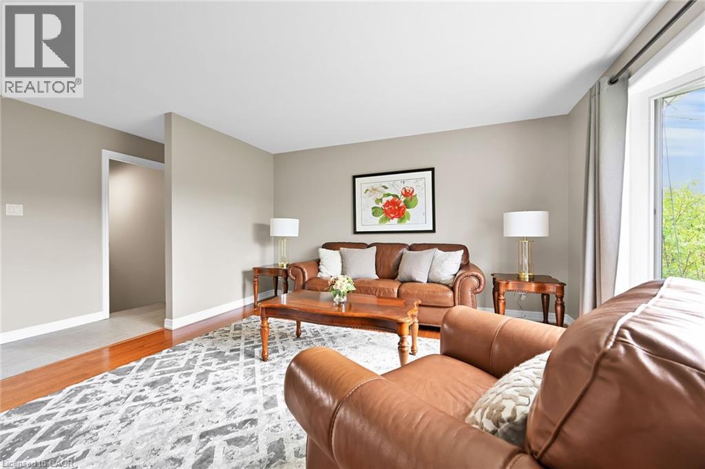 390 Mountain Road, Grimsby, Ontario  L3M 4E7 - Photo 8 - 40763160