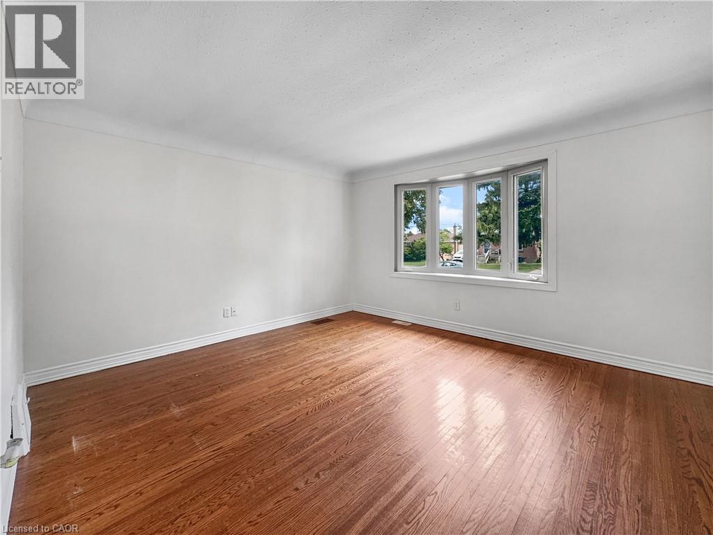 300 East 32nd Street, Hamilton, Ontario  L8V 3S7 - Photo 9 - 40763043