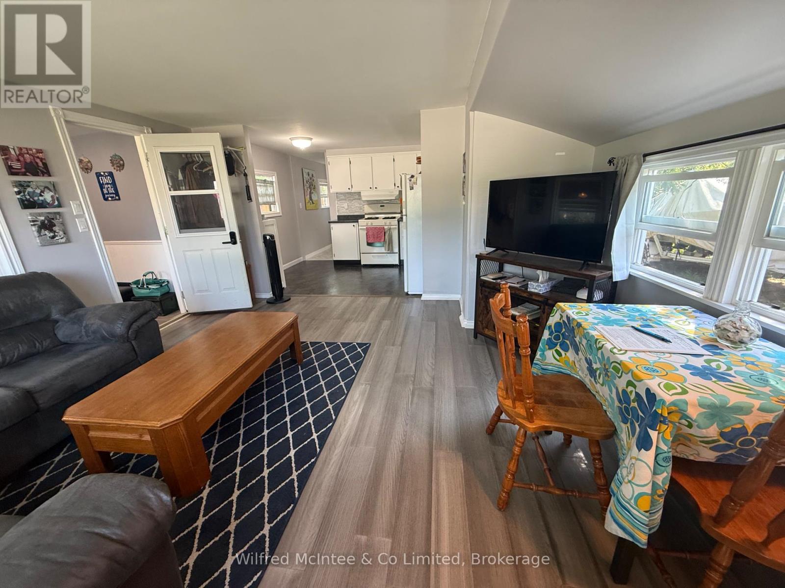 11 Bluejay Court, Brockton, Ontario  N0G 2V0 - Photo 11 - X12363200