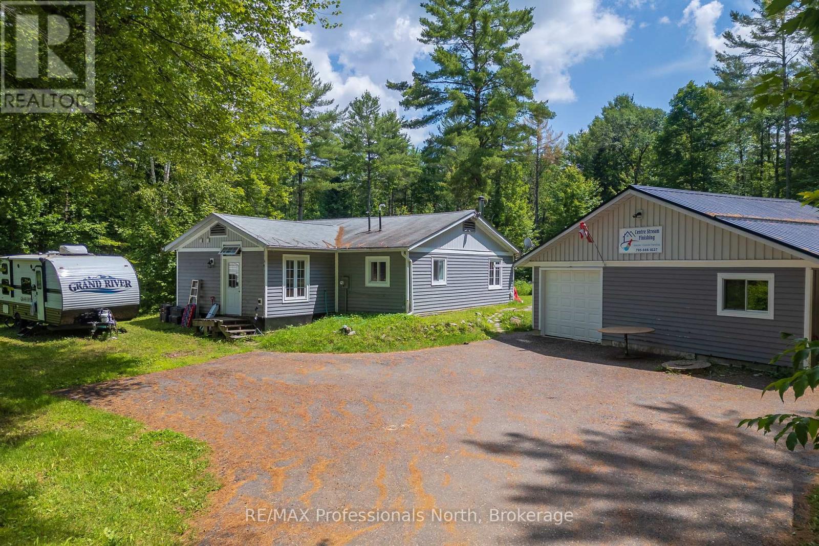 187 Stephenson 4 Road W, Huntsville, Ontario  P0B 1M0 - Photo 3 - X12363313