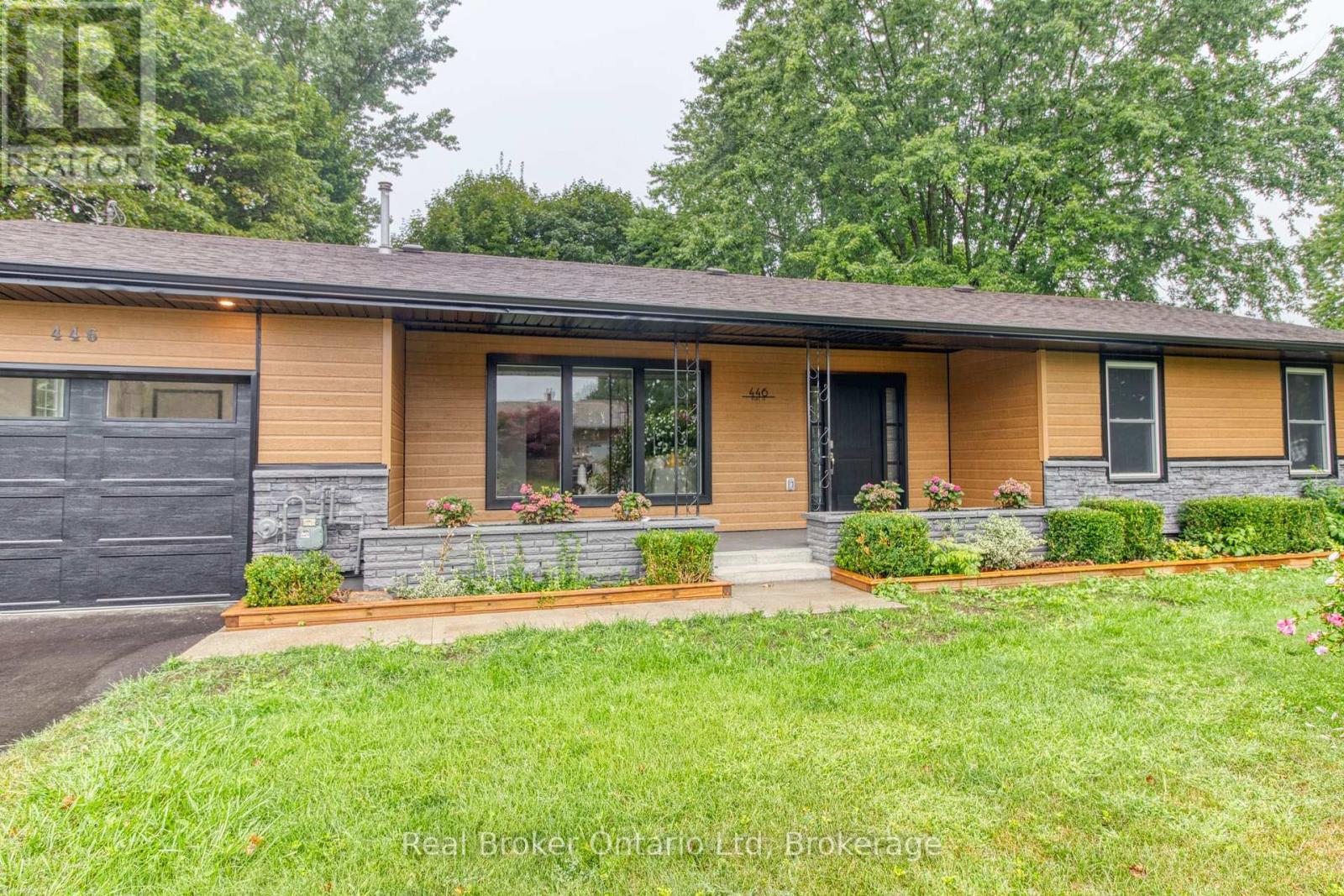 446 Isaac Street, South Bruce Peninsula, Ontario  N0H 2T0 - Photo 2 - X12363362