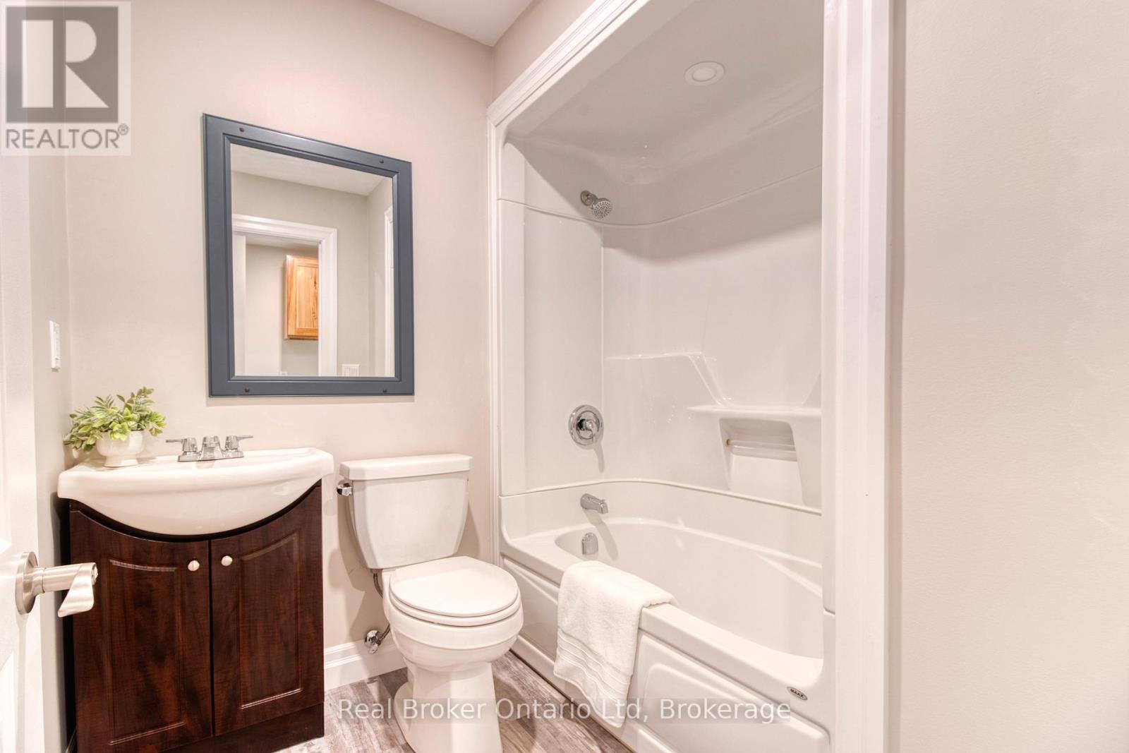 446 Isaac Street, South Bruce Peninsula, Ontario  N0H 2T0 - Photo 23 - X12363362