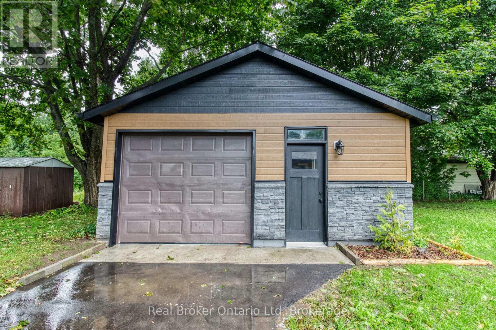 446 Isaac Street, South Bruce Peninsula, Ontario  N0H 2T0 - Photo 31 - X12363362