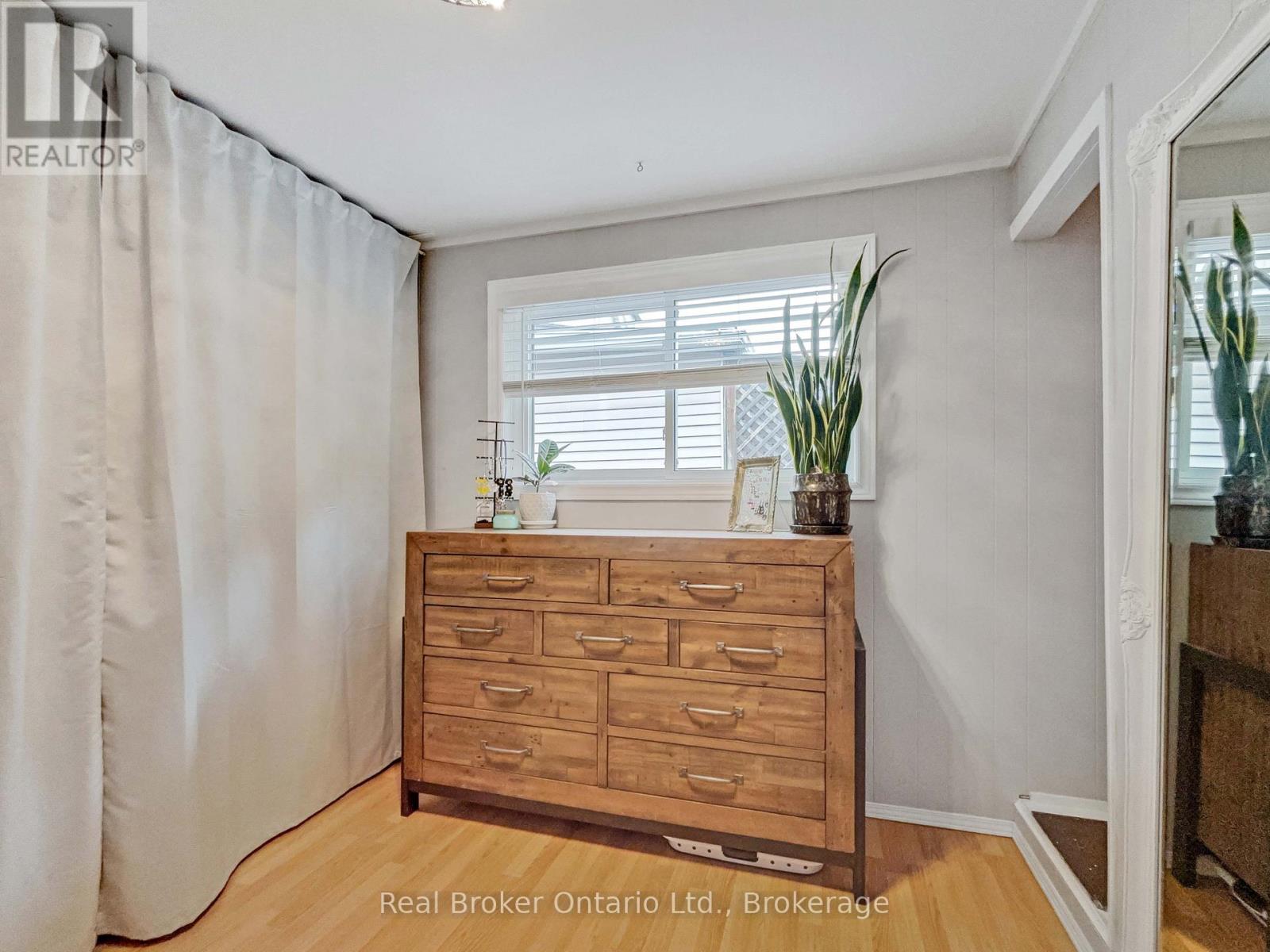 71 Harrison Avenue, Hamilton, Ontario  L8H 2Z9 - Photo 13 - X12363375