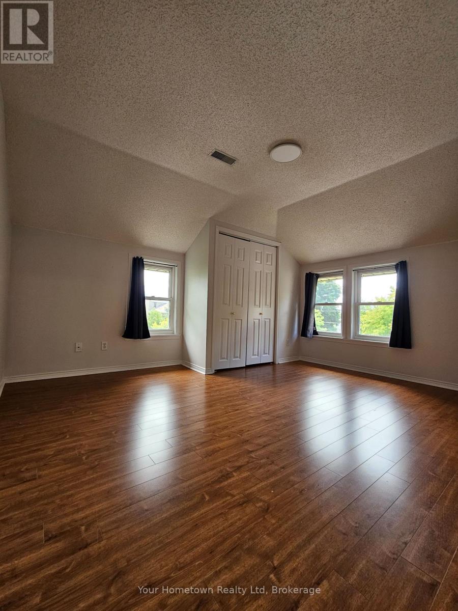 238 St Patrick Street W, Centre Wellington, Ontario  N1M 1L7 - Photo 8 - X12363520