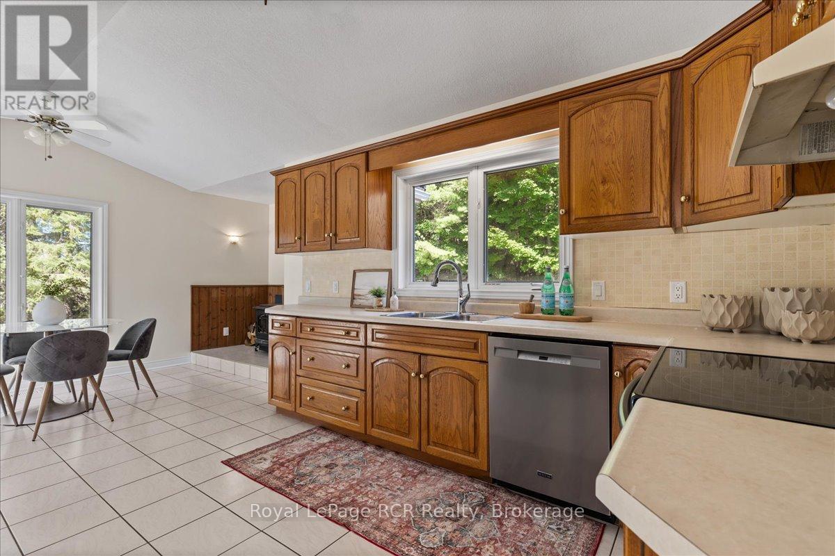 102703 Road 49, West Grey, Ontario  N0G 2L0 - Photo 14 - X12363533