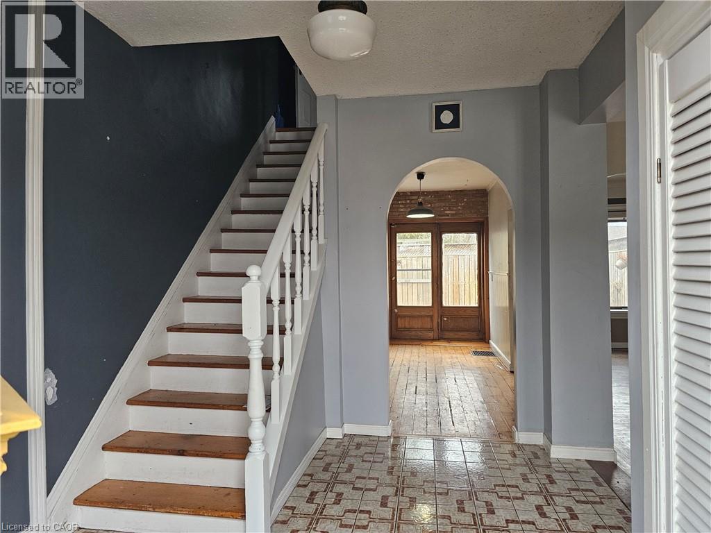 63 New Street, Hamilton, Ontario  L8P 4J7 - Photo 4 - 40763426