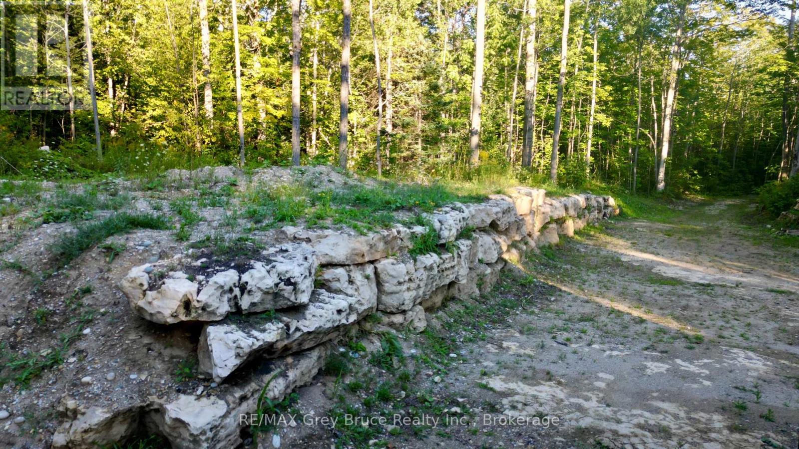 279 Barney's Boulevard, Northern Bruce Peninsula, Ontario  N0H 1Z0 - Photo 14 - X12363788