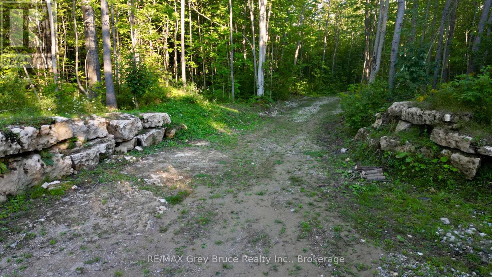 279 Barney's Boulevard, Northern Bruce Peninsula, Ontario  N0H 1Z0 - Photo 42 - X12363788