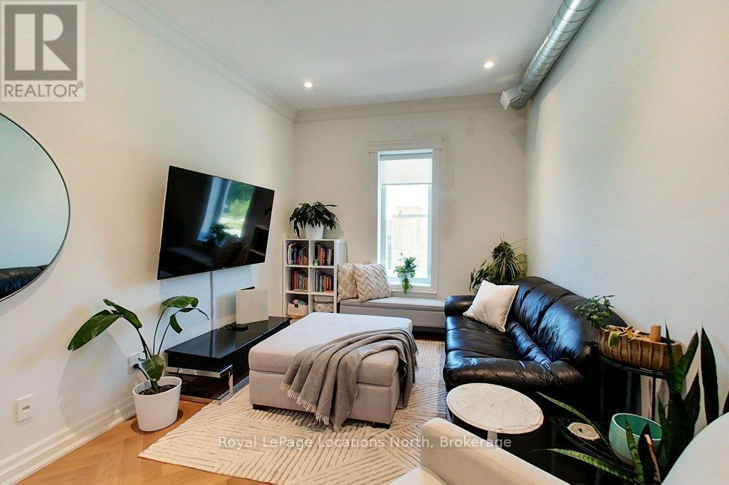 8 Sykes Street N, Meaford, Ontario  N4L 1V6 - Photo 5 - X12364532