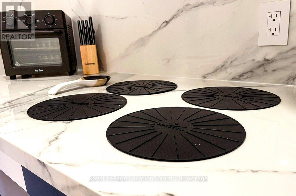 8 Sykes Street N, Meaford, Ontario  N4L 1V6 - Photo 9 - X12364532