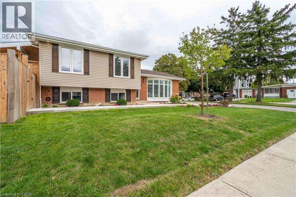 34 CORAL Drive, Hamilton, Ontario