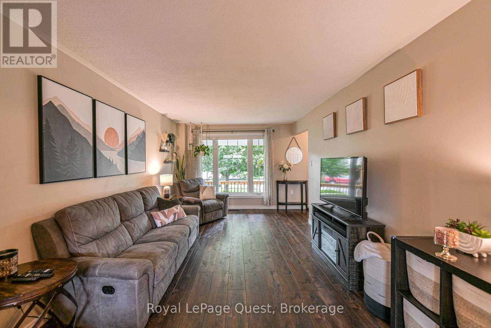 46 Courtney Crescent, Orillia, Ontario  L3V 7Y3 - Photo 5 - S12366096