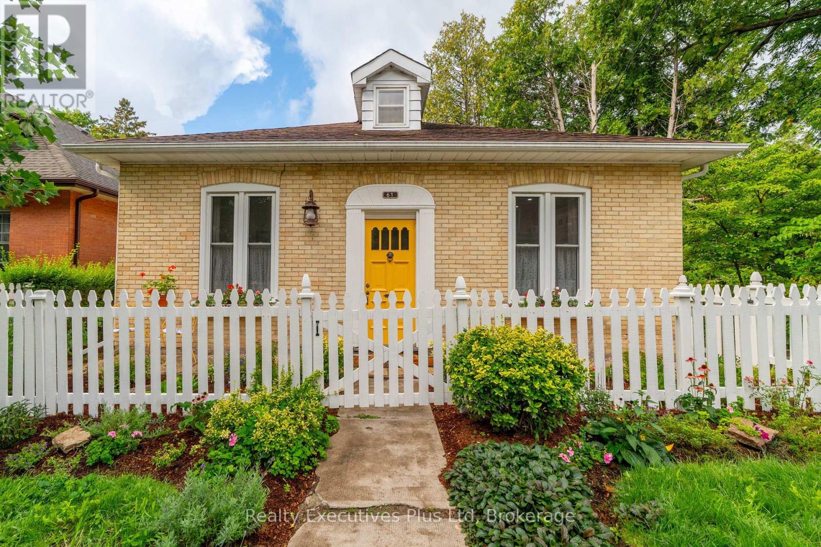 61 HEARN AVENUE, Guelph, Ontario