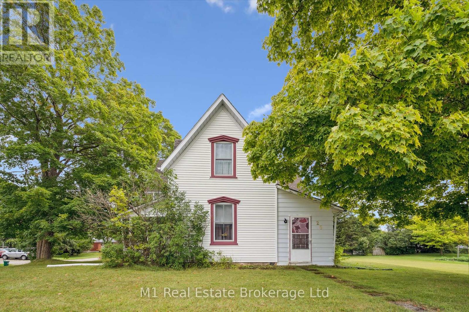 25 Ann Street S, Minto, Ontario  N0G 1M0 - Photo 32 - X12366459