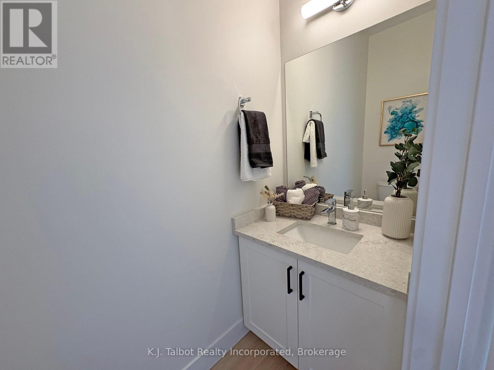 201 South Street, Goderich, Ontario  N7A 3M2 - Photo 6 - X12366470