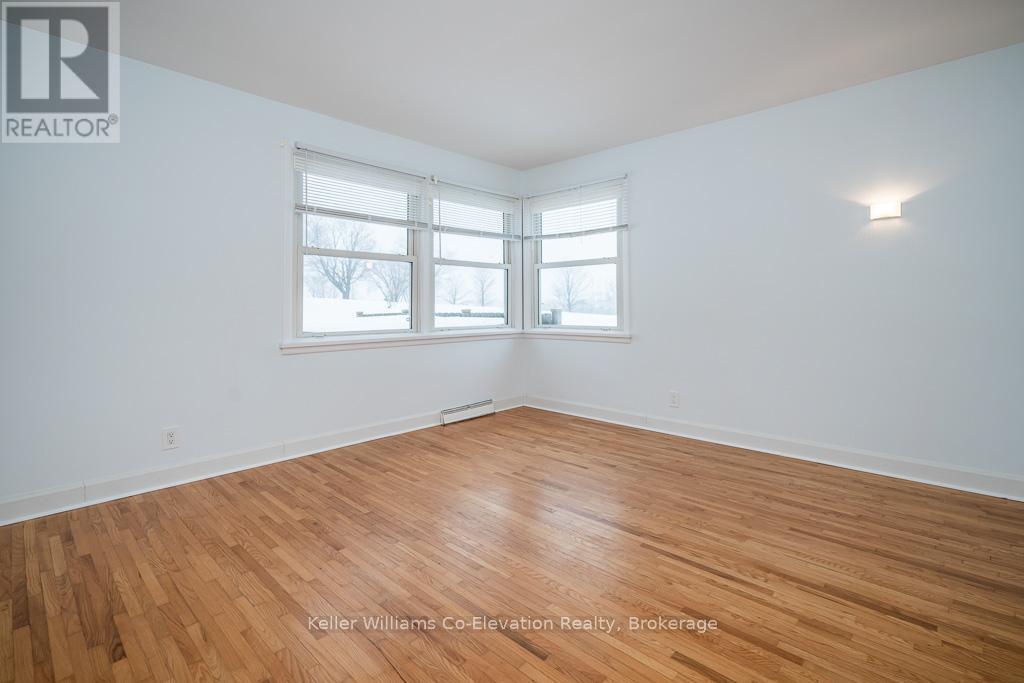 162 Lindsay Street, Midland, Ontario  L4R 2T6 - Photo 12 - S12366784