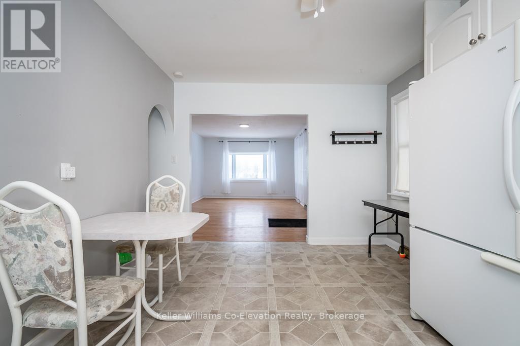 162 Lindsay Street, Midland, Ontario  L4R 2T6 - Photo 6 - S12366784