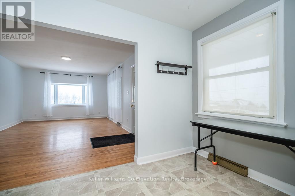 162 Lindsay Street, Midland, Ontario  L4R 2T6 - Photo 7 - S12366784