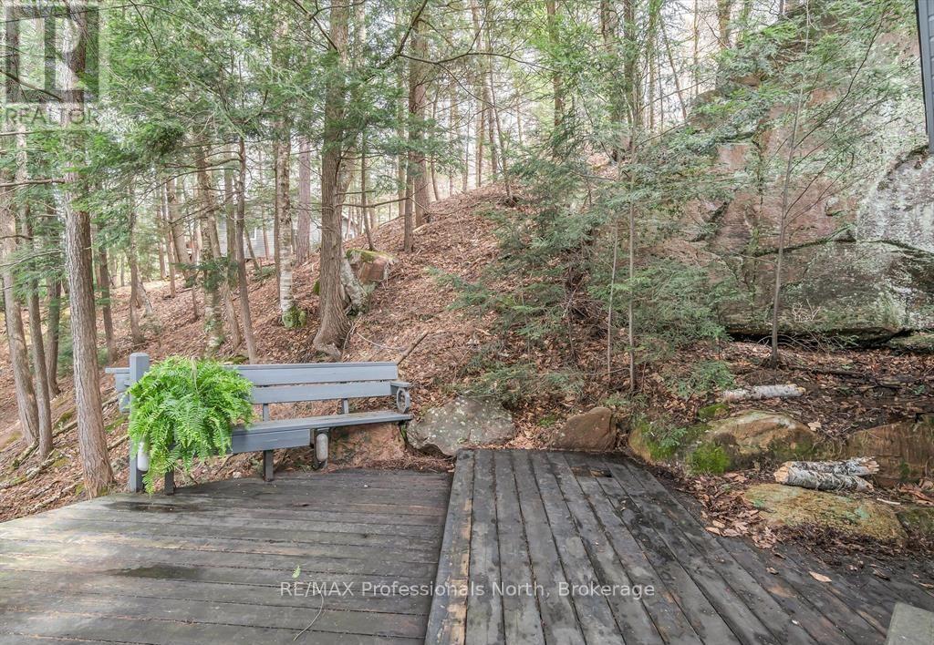 1014 Twilight Close Court, Algonquin Highlands, Ontario  P0A 1E0 - Photo 25 - X12366853