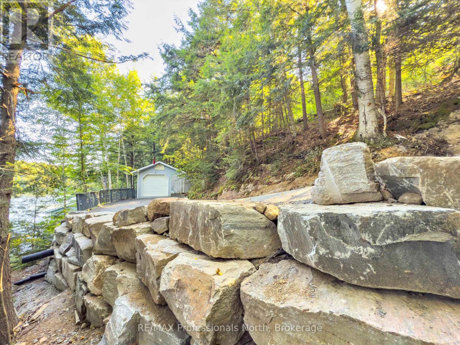 1014 Twilight Close Court, Algonquin Highlands, Ontario  P0A 1E0 - Photo 26 - X12366853