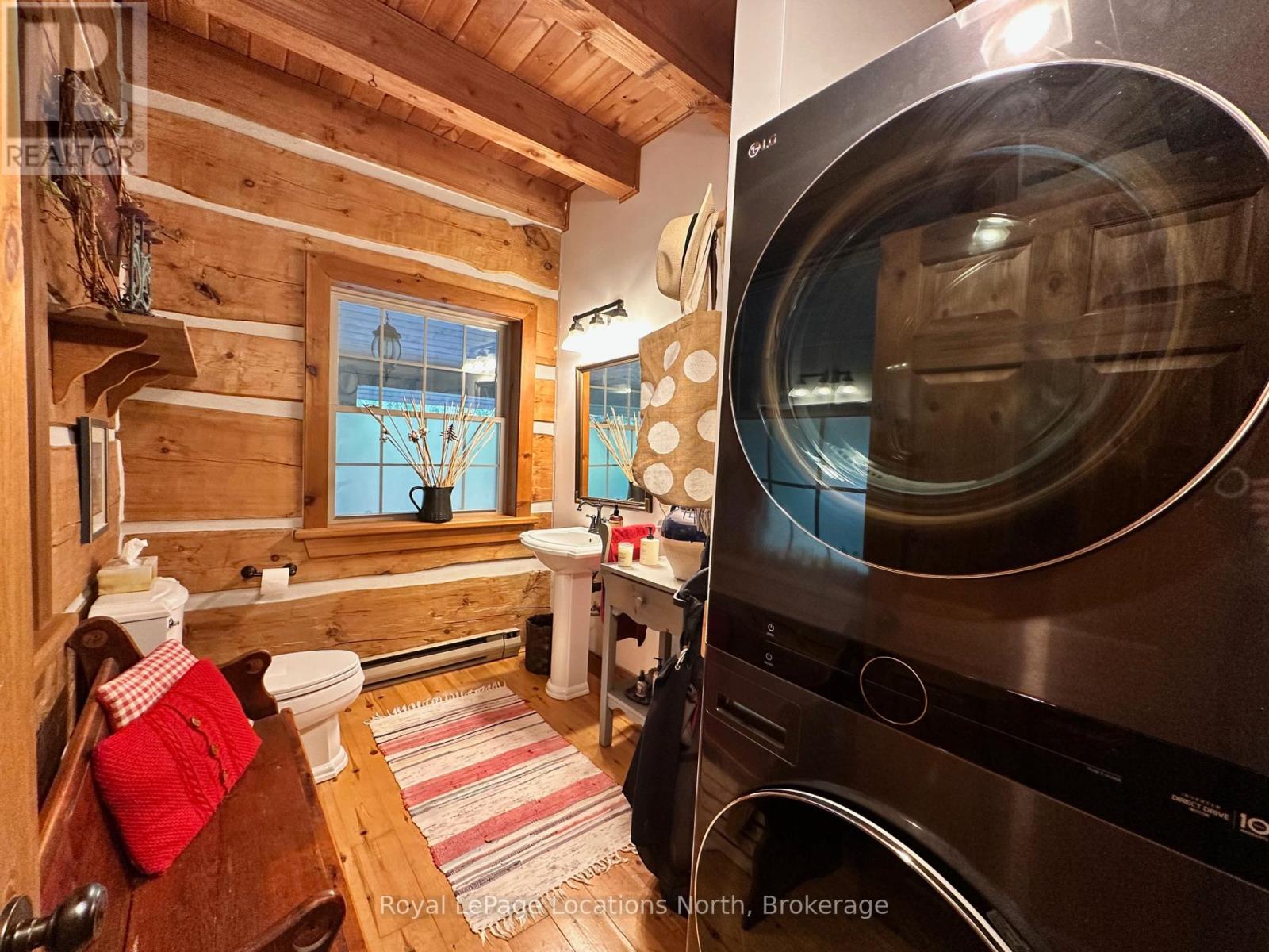 115 Tyrol Avenue, Blue Mountains, Ontario  N0H 2E0 - Photo 14 - X12366956