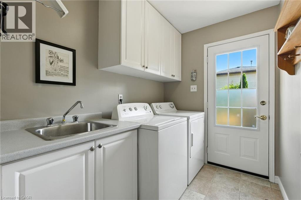 252 Mississaga Street, Oakville, Ontario  L6L 3B2 - Photo 15 - 40758020