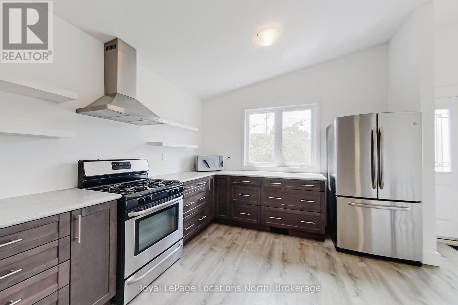 129 Spruce Street, Collingwood, Ontario  L9Y 3G8 - Photo 4 - S12367264