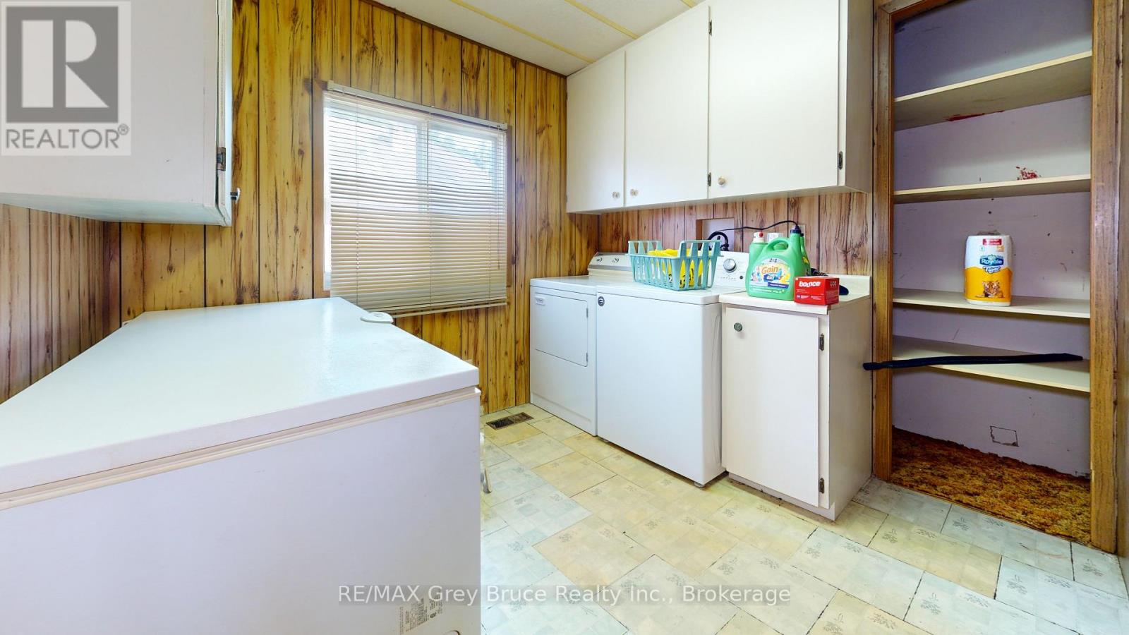 1069 7th Avenue, Hanover, Ontario  N4N 2K4 - Photo 13 - X12367243