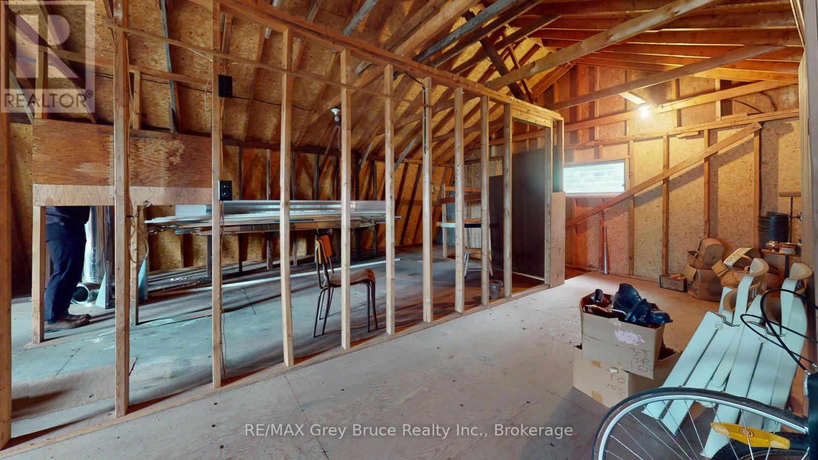 1069 7th Avenue, Hanover, Ontario  N4N 2K4 - Photo 22 - X12367243