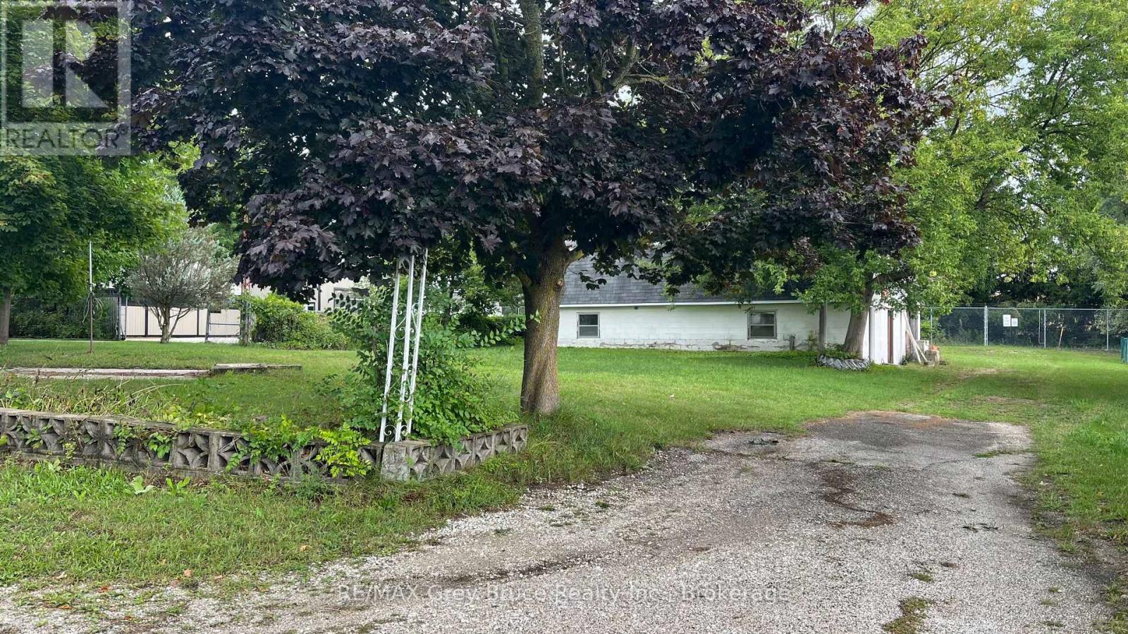 1069 7th Avenue, Hanover, Ontario  N4N 2K4 - Photo 24 - X12367243