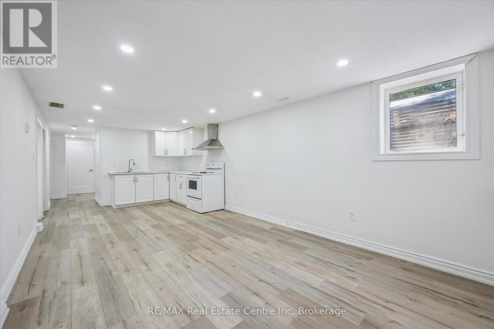 72 Ferndale Avenue, Guelph, Ontario  N1E 1B5 - Photo 14 - X12367291