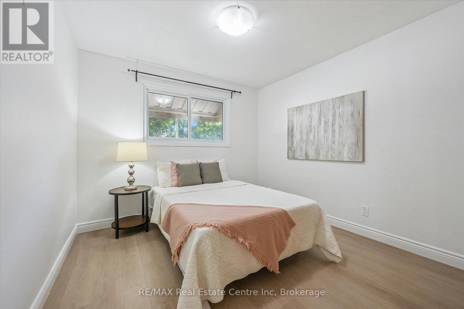 72 Ferndale Avenue, Guelph, Ontario  N1E 1B5 - Photo 9 - X12367291