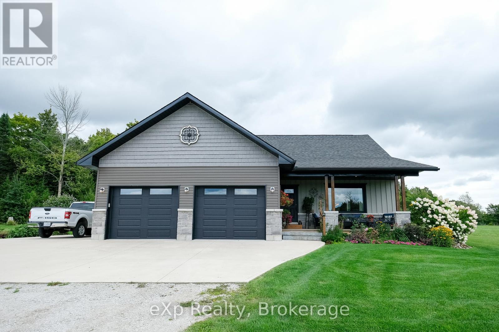 502032 Grey Road 1, Georgian Bluffs, Ontario  N0H 2T0 - Photo 4 - X12367318