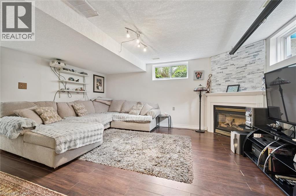 18 Pearwood Court, Kitchener, Ontario  N2P 2L1 - Photo 34 - 40763367