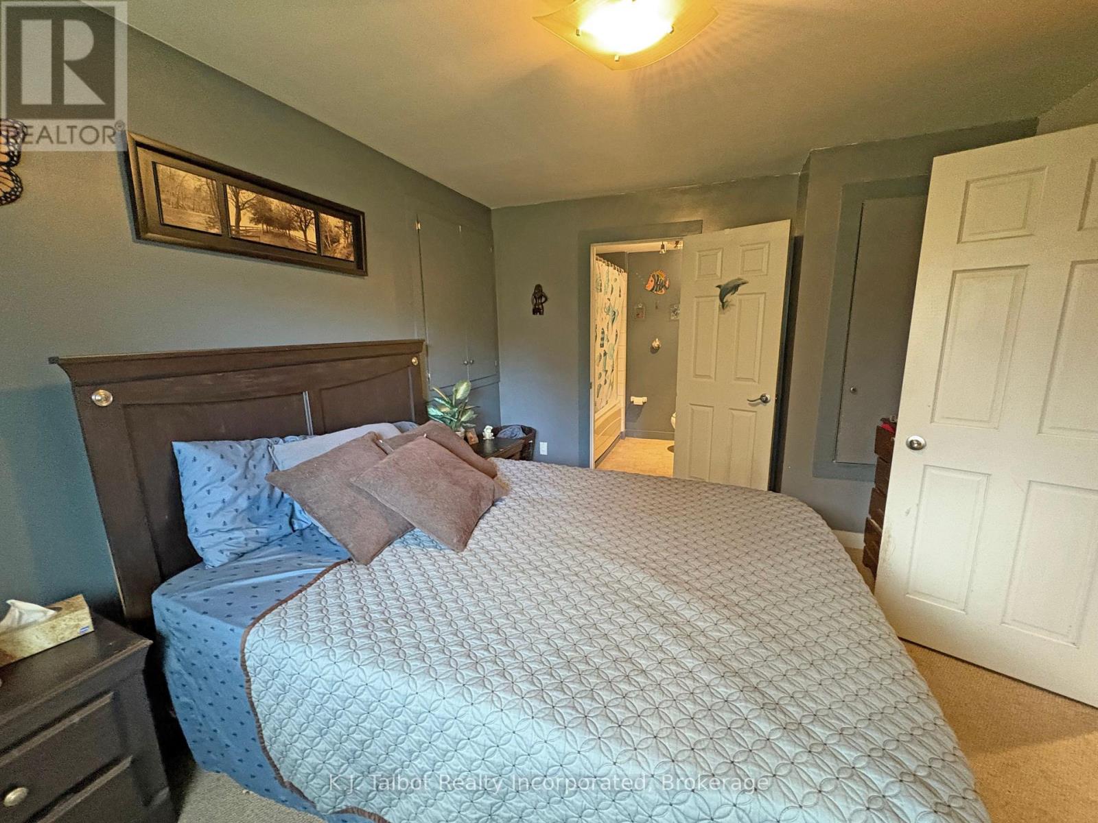 82044 Bluewater Highway, Ashfield-Colborne-Wawanosh, Ontario  N7A 3Y2 - Photo 12 - X12367358